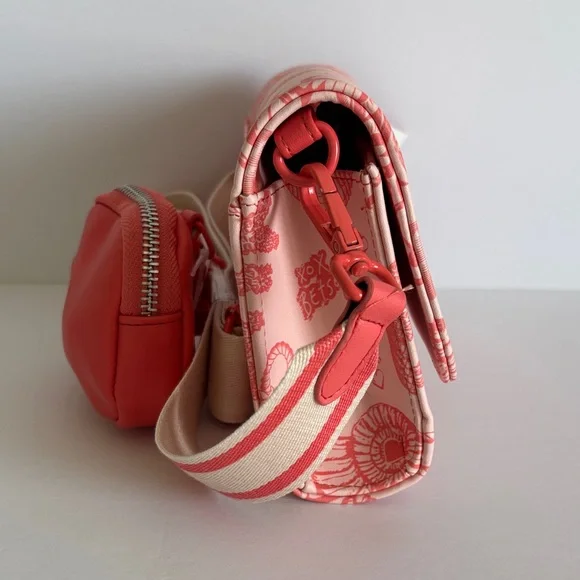 ☀️Betsey Johnson Pink Crossbody Bag With Coral Sea Life and Coin pouch - Picture 11 of 15